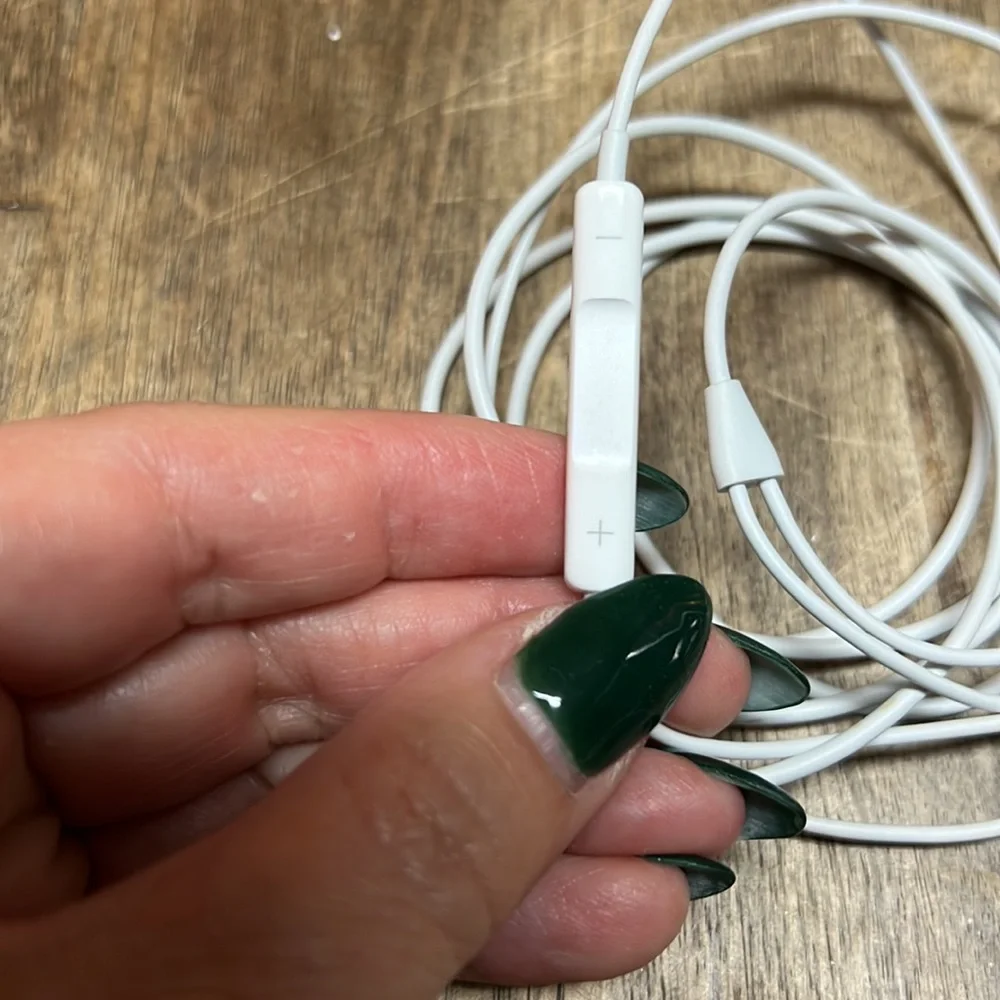Apple EarPods with Lightning Connector